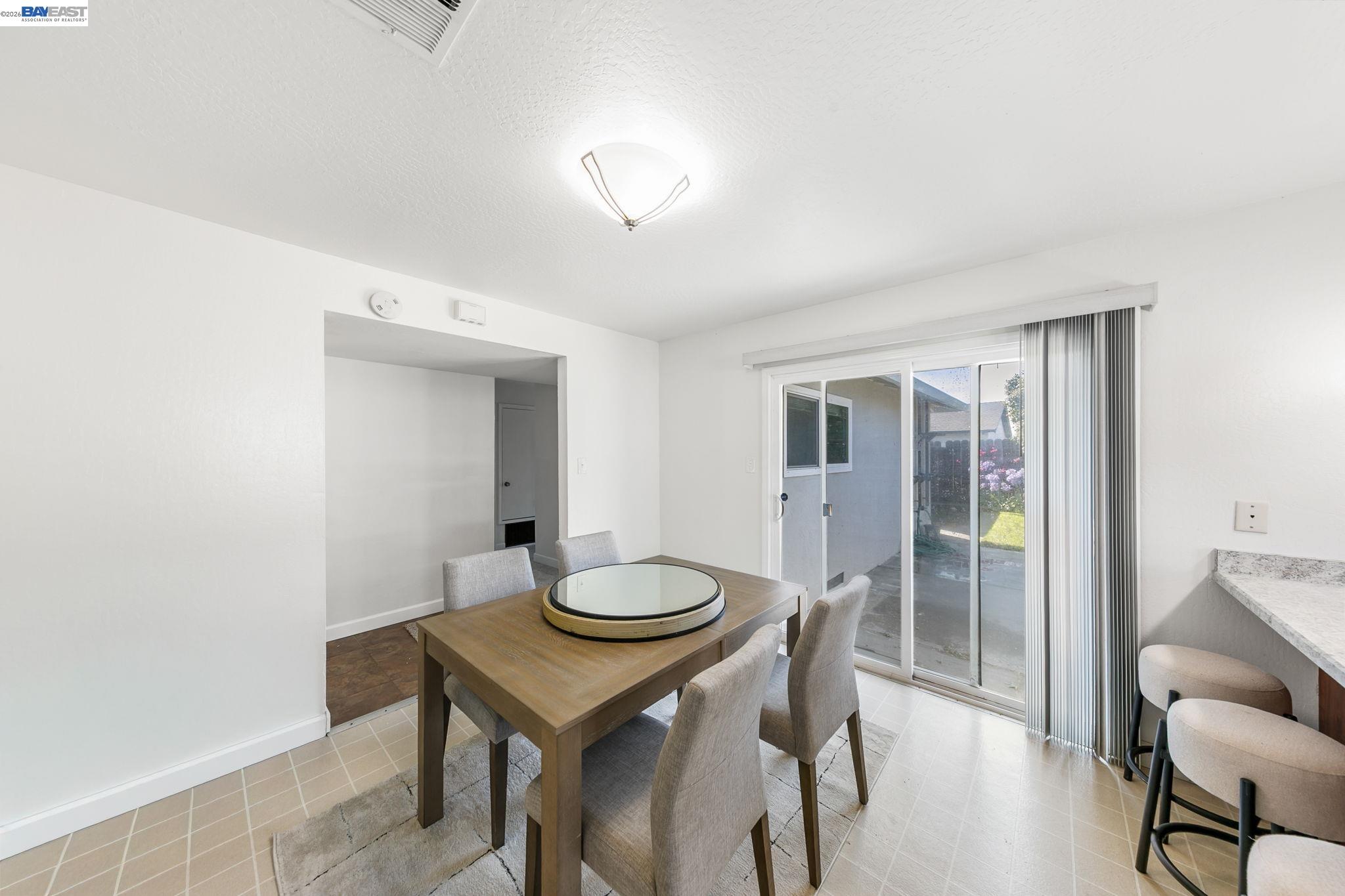 2049 Rosedale Drive San Pablo, CA 94806 - Photo 5 of 19