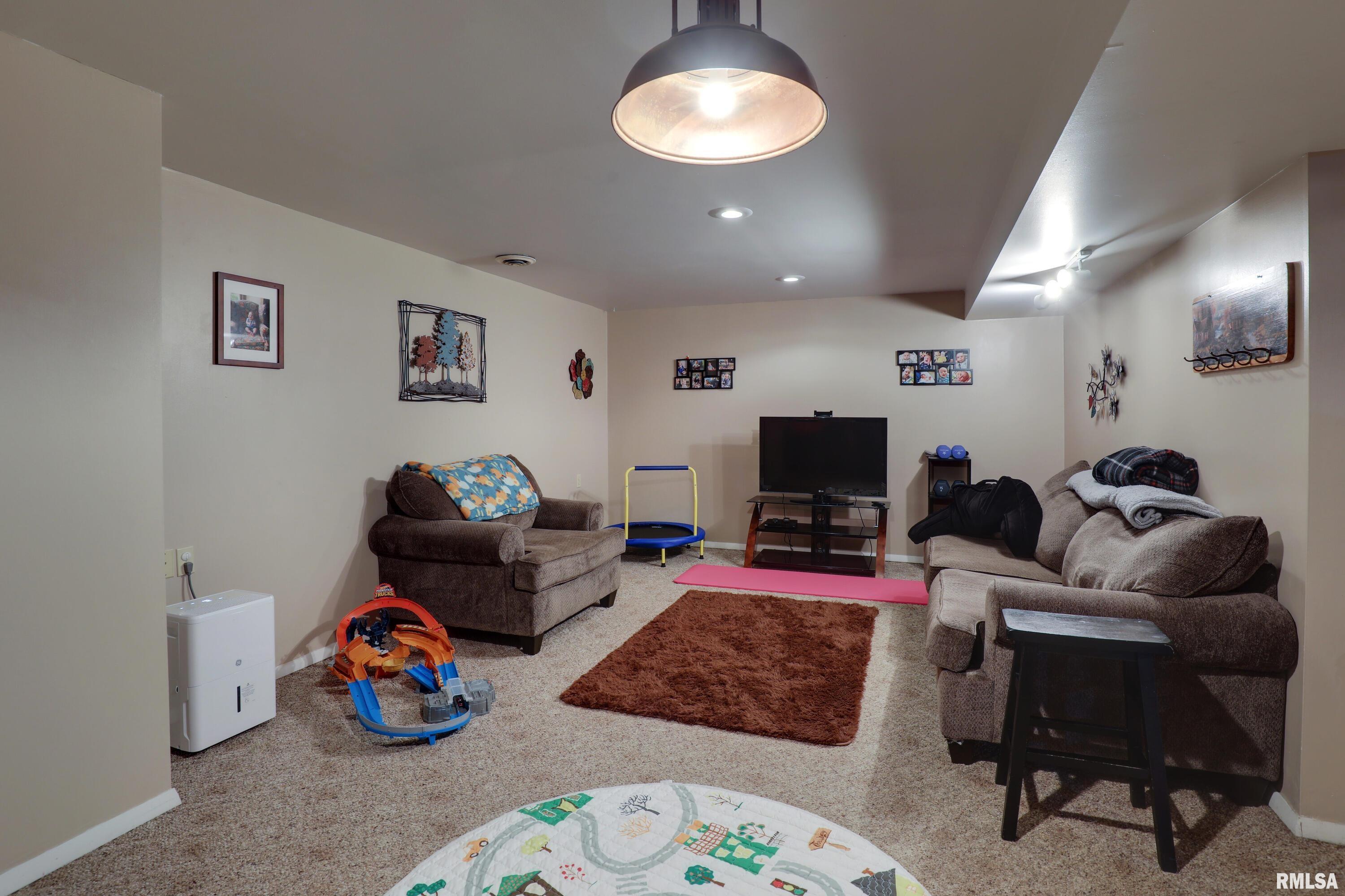 5111 Hanley Road Quincy, IL 62305 - Photo 14 of 21