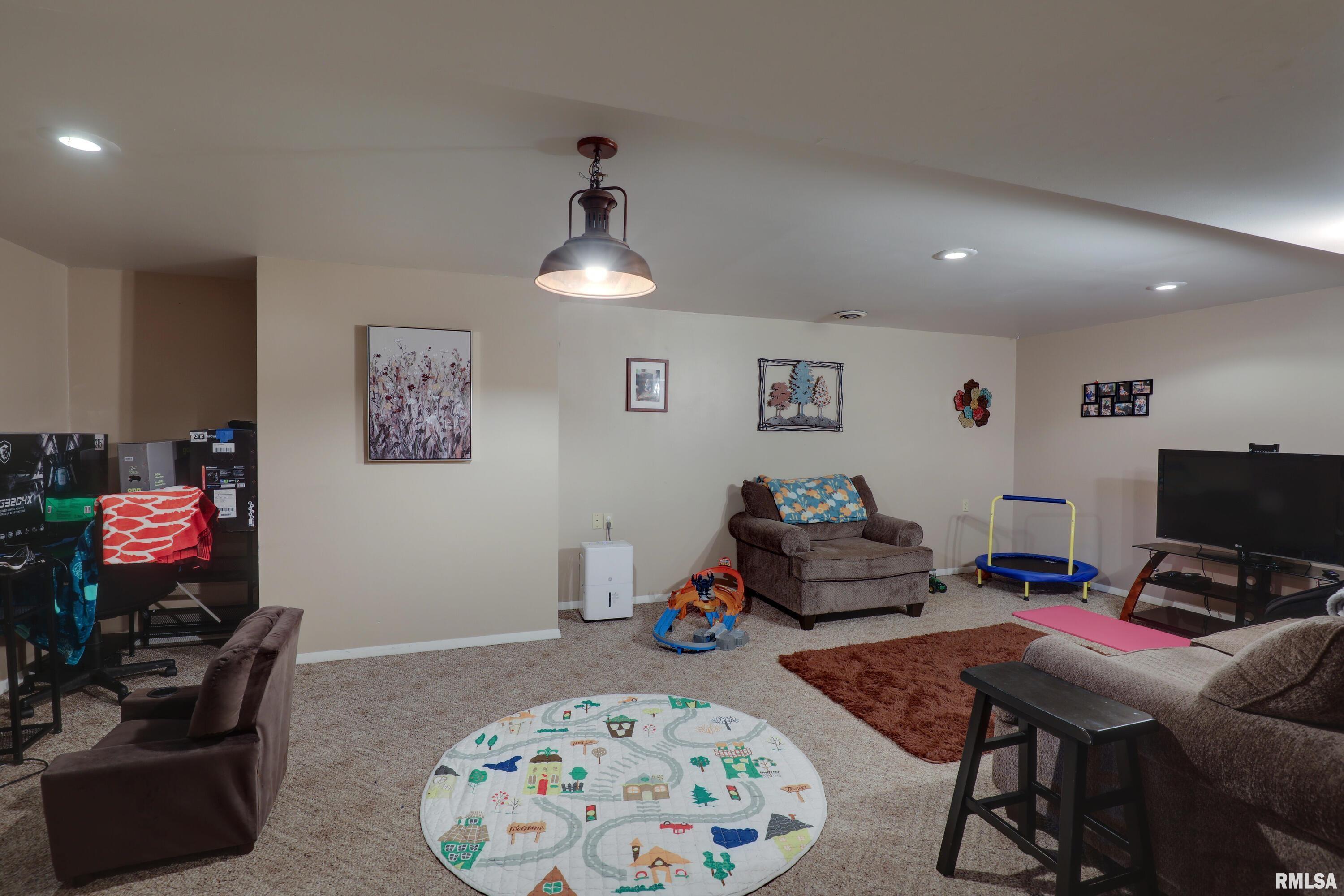 5111 Hanley Road Quincy, IL 62305 - Photo 15 of 21