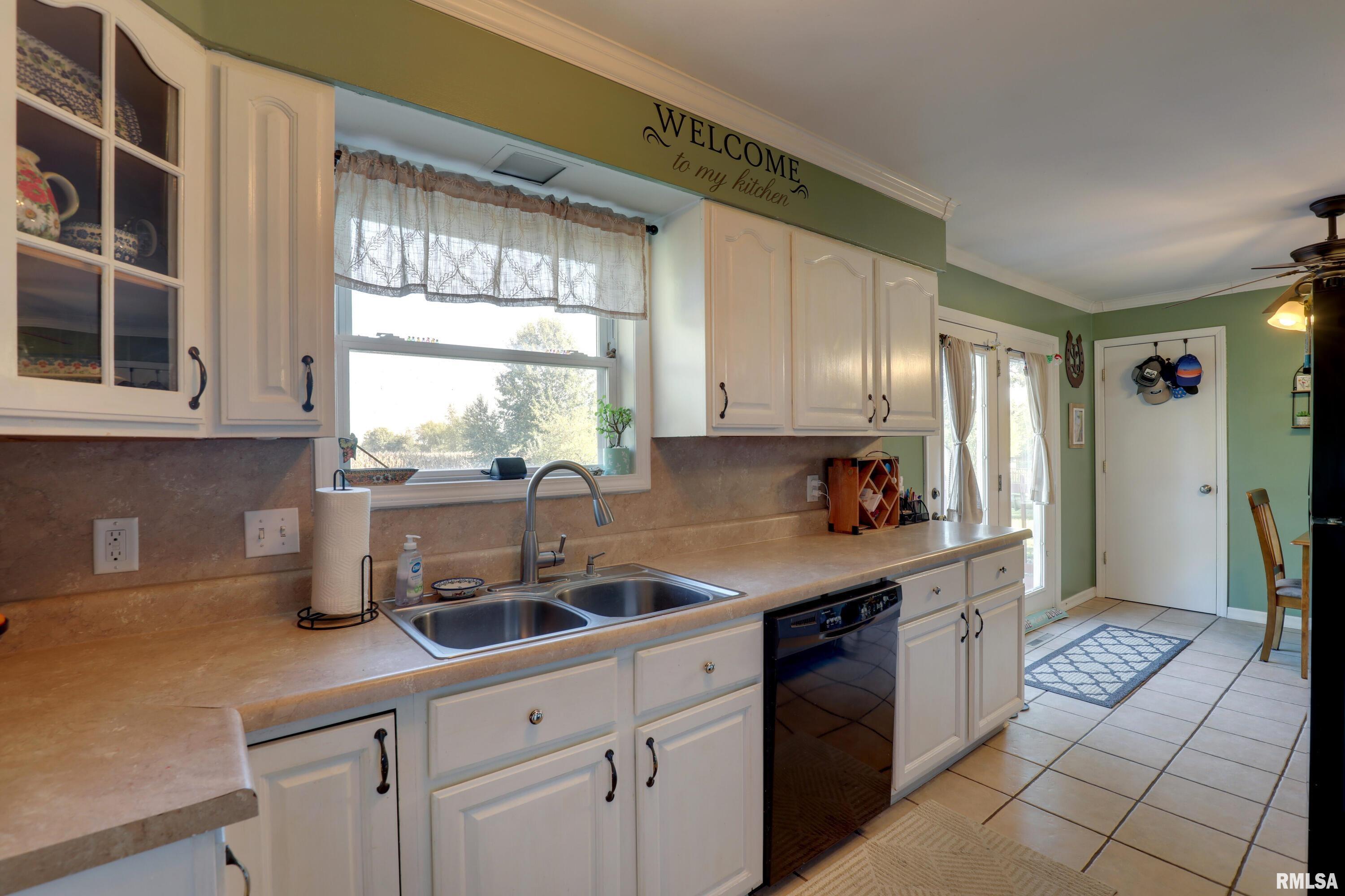 5111 Hanley Road Quincy, IL 62305 - Photo 5 of 21