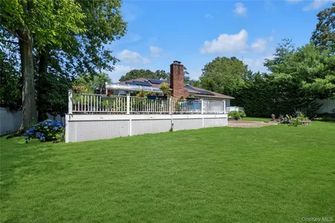 $1,375,000 | 17 Melody Lane, Bayville, NY 11709