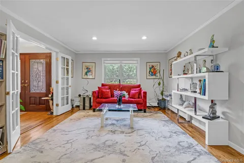 $1,375,000 | 17 Melody Lane, Bayville, NY 11709