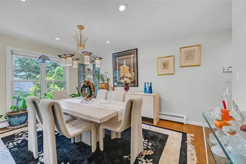 $1,375,000 | 17 Melody Lane, Bayville, NY 11709