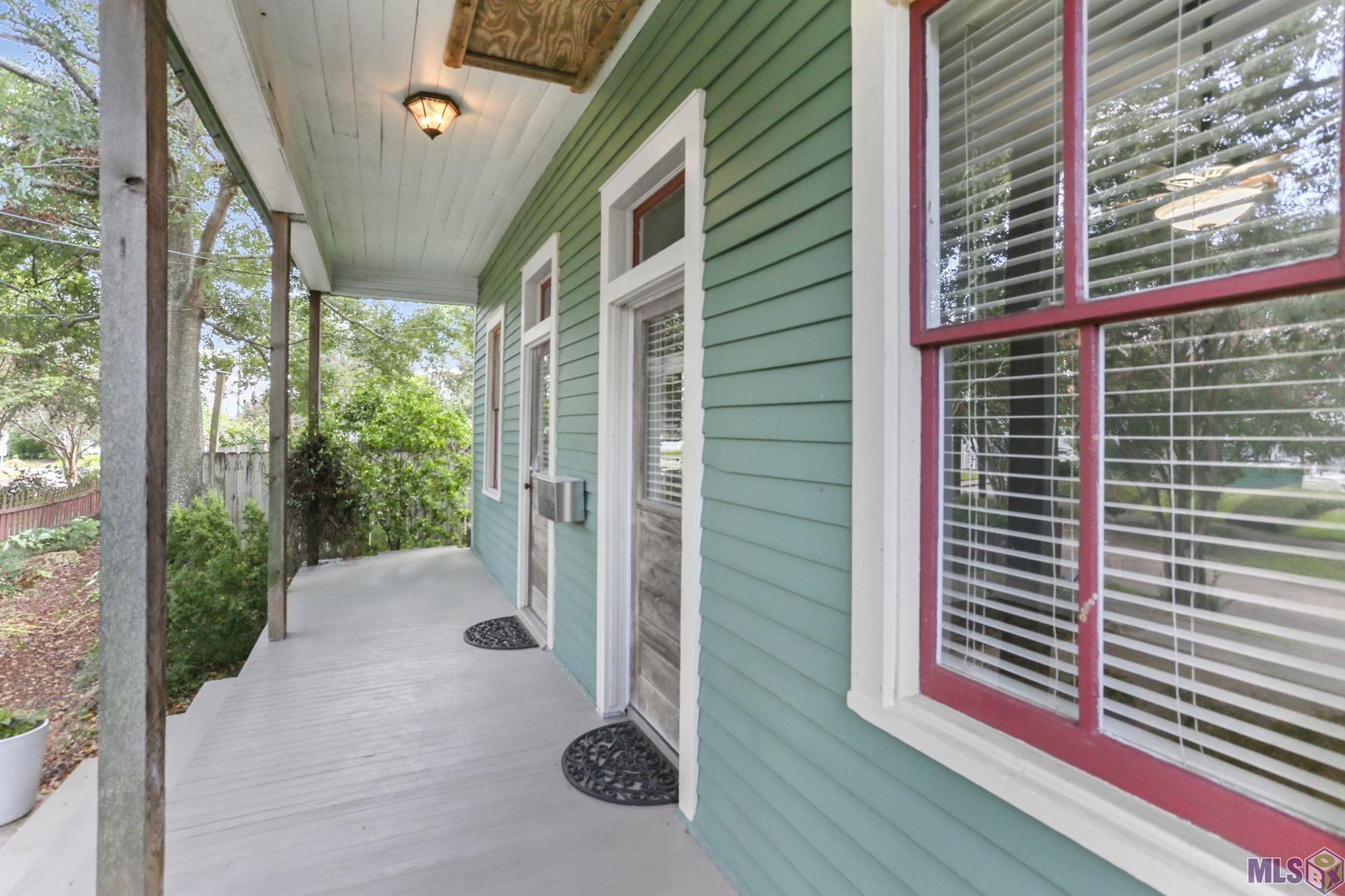 736 Maximillian Street Baton Rouge, LA 70802 - Photo 2 of 18