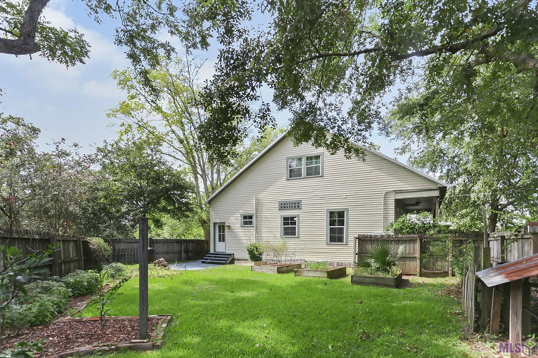 736 Maximillian Street Baton Rouge, LA 70802 - Photo 3 of 18