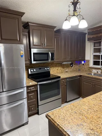 $730,000 | 910 Southwest 140th Avenue, Miami, FL 33184