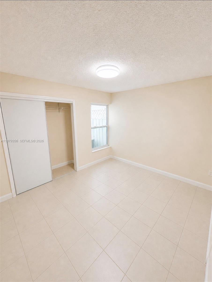 910 Southwest 140th Avenue Miami, FL 33184 - Photo 17 of 21