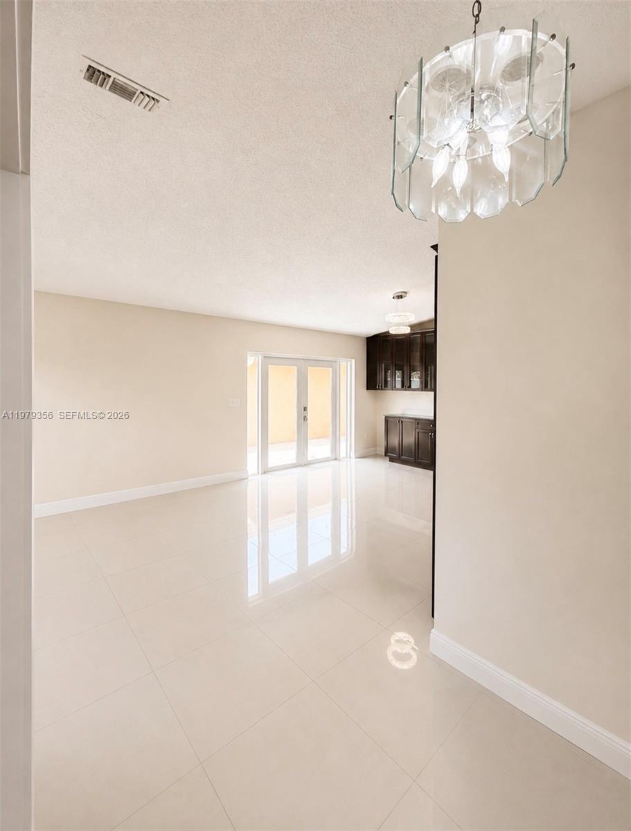910 Southwest 140th Avenue Miami, FL 33184 - Photo 5 of 21