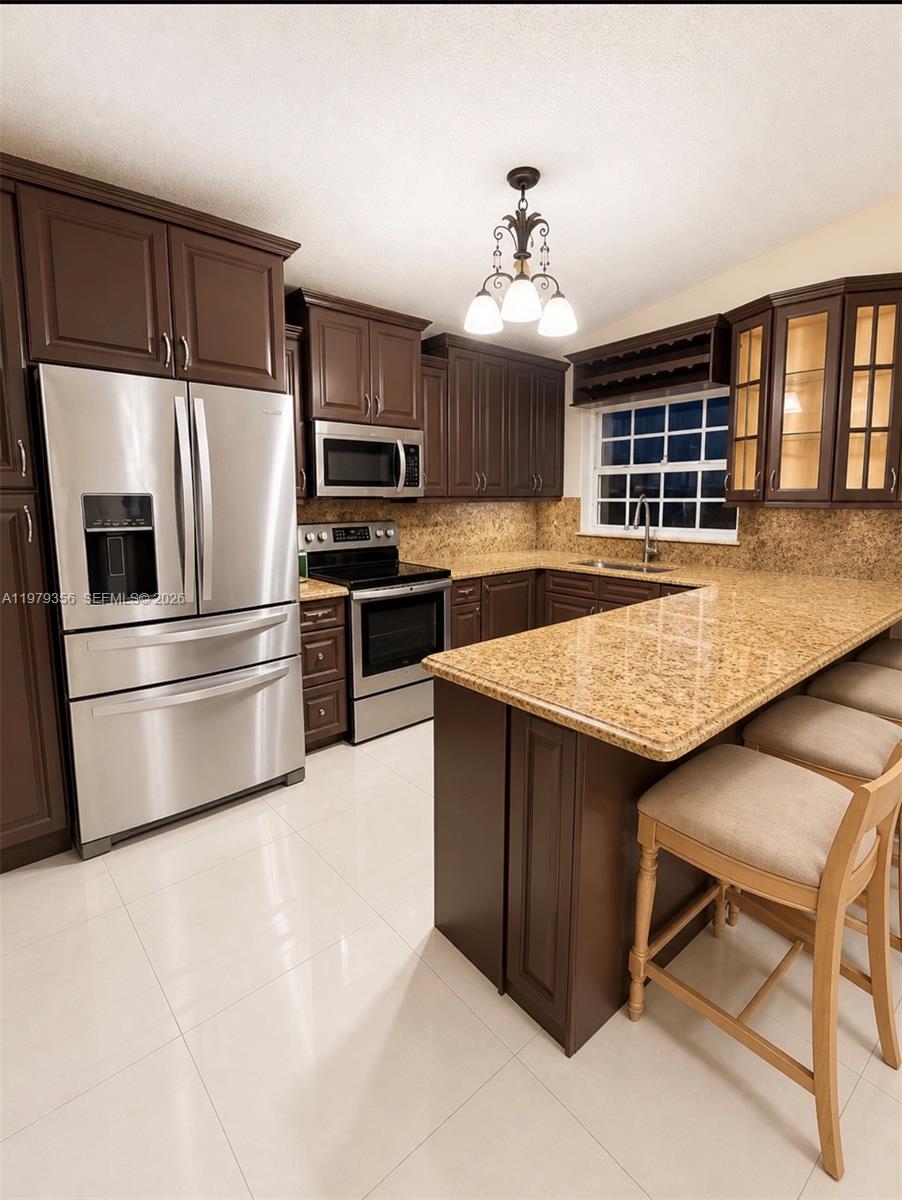 910 Southwest 140th Avenue Miami, FL 33184 - Photo 10 of 21