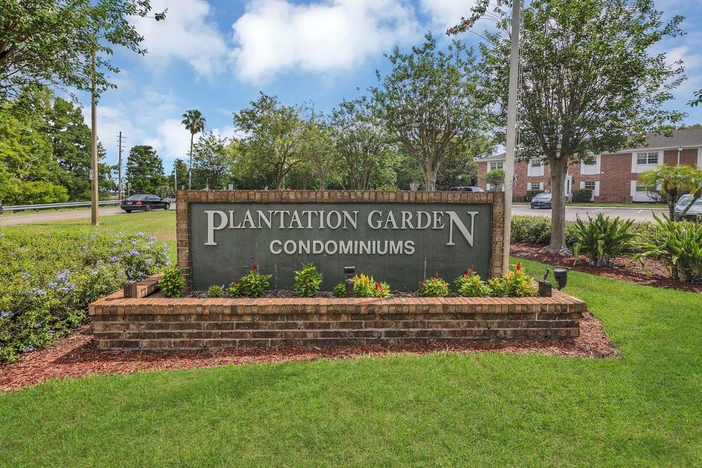 4262 Lake Underhill Road, Unit 9C7 Orlando, FL 32803 - Photo 22 of 22 a sign on the side of the road