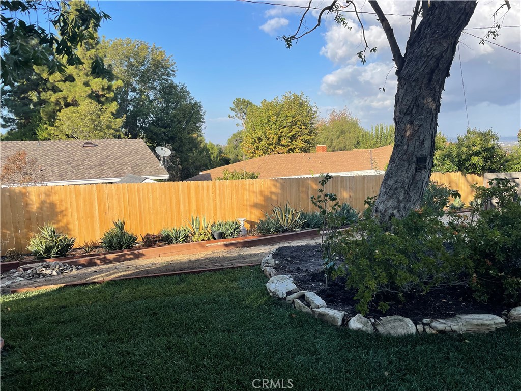 35 Ranchview Road Rolling Hills Estates, CA 90274 - Photo 27 of 35 a view of a yard