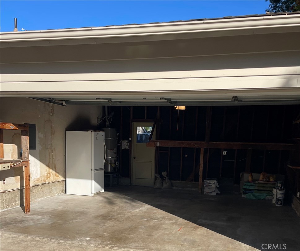 35 Ranchview Road Rolling Hills Estates, CA 90274 - Photo 33 of 35 a close view of closet