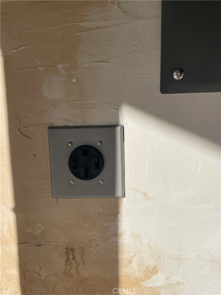 35 Ranchview Road Rolling Hills Estates, CA 90274 - Photo 35 of 35 a close view of a shower in a bathroom