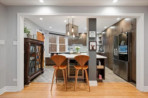 $619,000 | 609 West Stratford Place, Unit 3B, Chicago, IL 60657