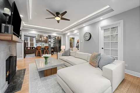 $619,000 | 609 West Stratford Place, Unit 3B, Chicago, IL 60657