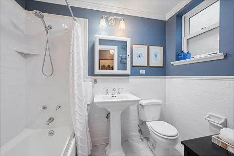 $619,000 | 609 West Stratford Place, Unit 3B, Chicago, IL 60657