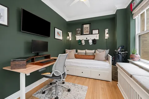 $619,000 | 609 West Stratford Place, Unit 3B, Chicago, IL 60657