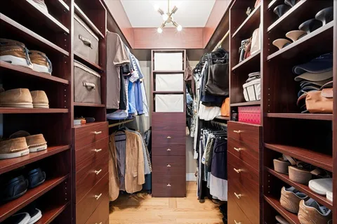$619,000 | 609 West Stratford Place, Unit 3B, Chicago, IL 60657