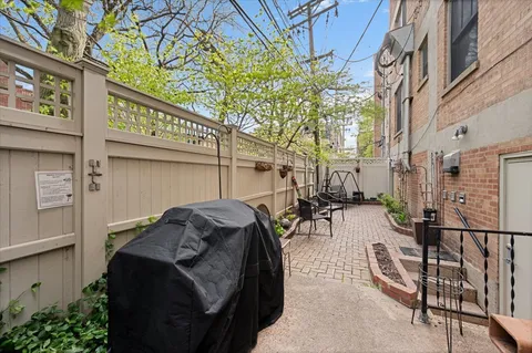 $619,000 | 609 West Stratford Place, Unit 3B, Chicago, IL 60657