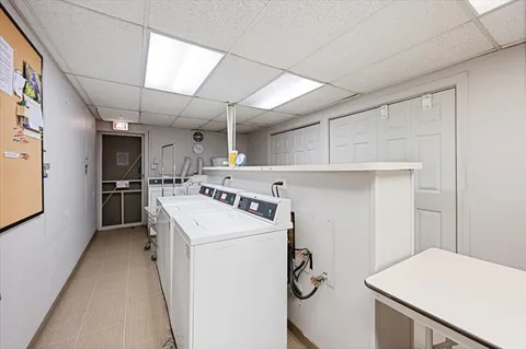 $619,000 | 609 West Stratford Place, Unit 3B, Chicago, IL 60657