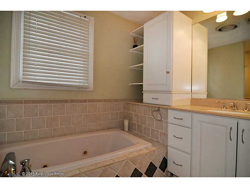 3 Deer Run Cranston, RI 02921 - Photo 16 of 25 Bathroom.