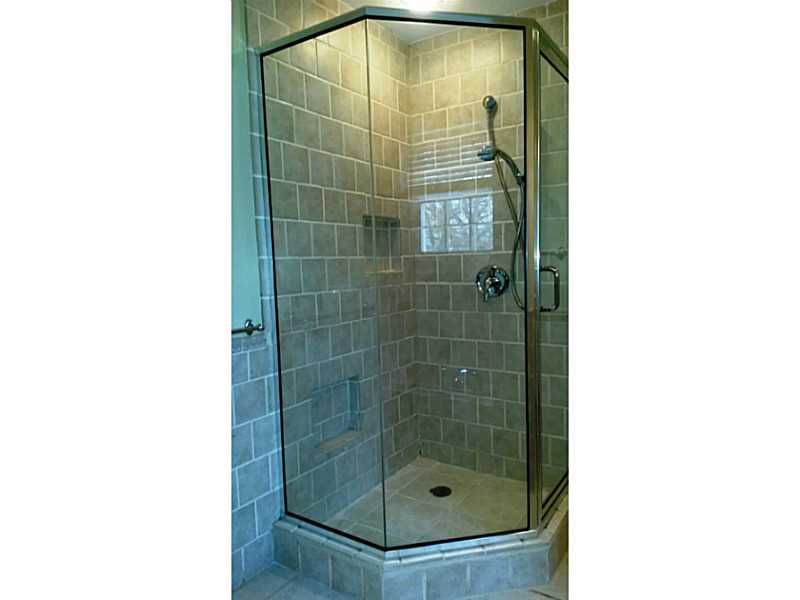 3 Deer Run Cranston, RI 02921 - Photo 17 of 25 Bathroom.