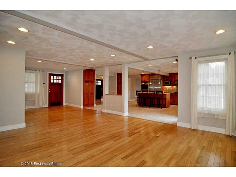 3 Deer Run Cranston, RI 02921 - Photo 3 of 25 Living Room.