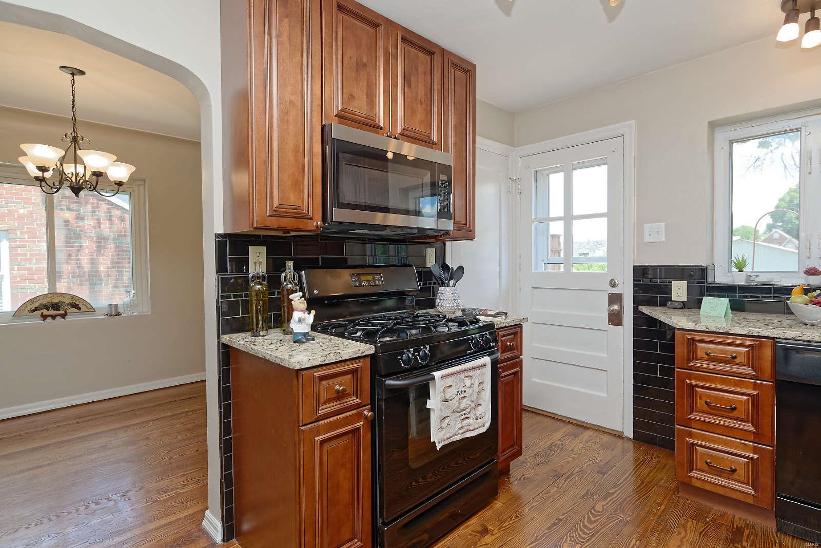 710 Reed Avenue St. Louis, MO 63125 - Photo 3 of 31 Gallery Image 3