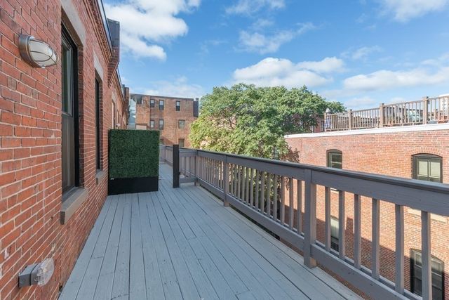 $1,089,000 | 563 Columbus Avenue, Unit PH, Boston, MA 02118