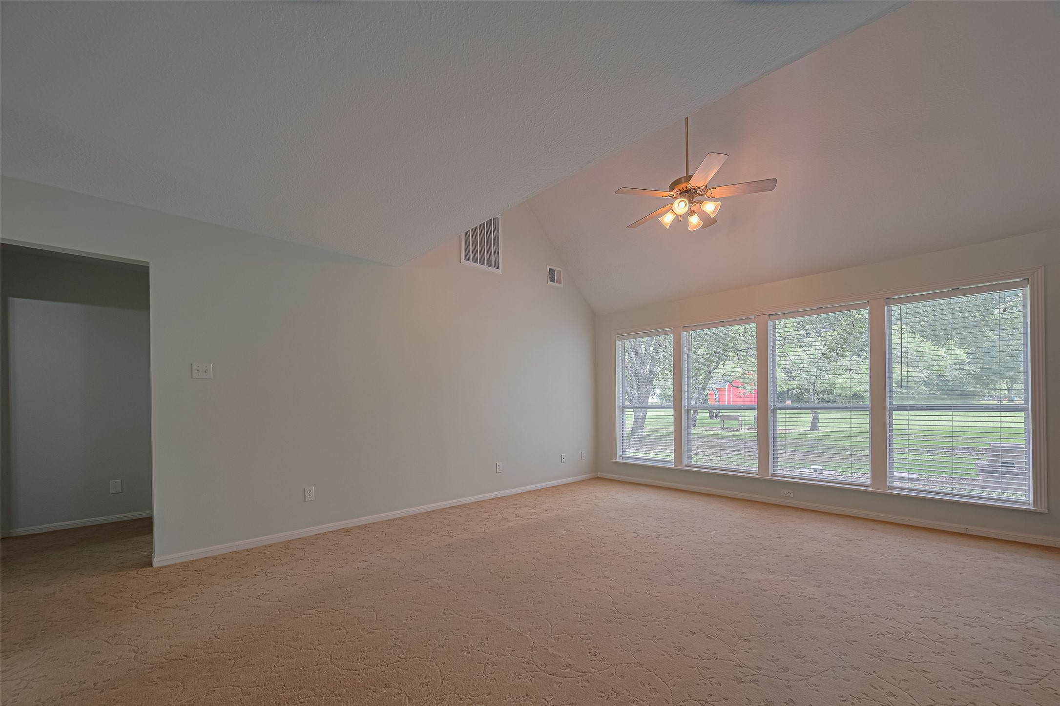 144 Pin Oak Lane Hempstead, TX 77445 - Photo 15 of 50