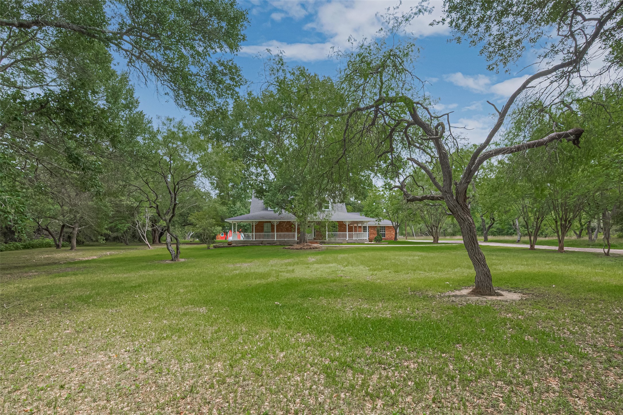 144 Pin Oak Lane Hempstead, TX 77445 - Photo 5 of 50