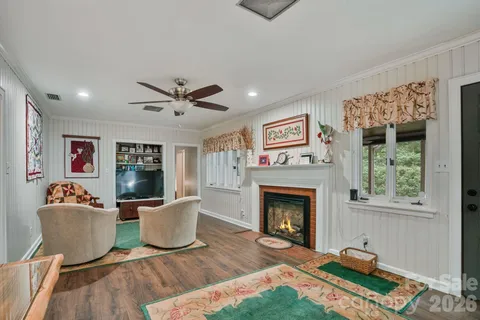 $634,900 | 560 11th Ave Circle Northwest, Hickory, NC 28601