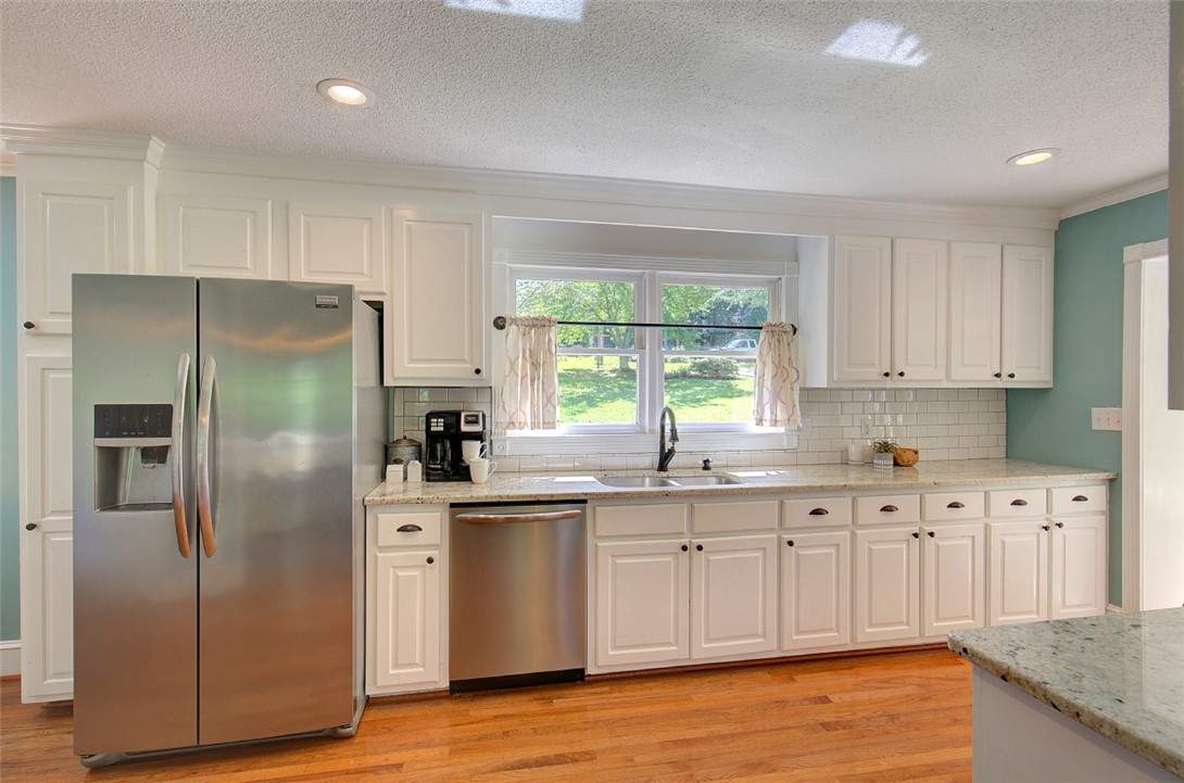 409 Hood Road Greenville, SC 29611 - Photo 13 of 49 Gallery Image 13