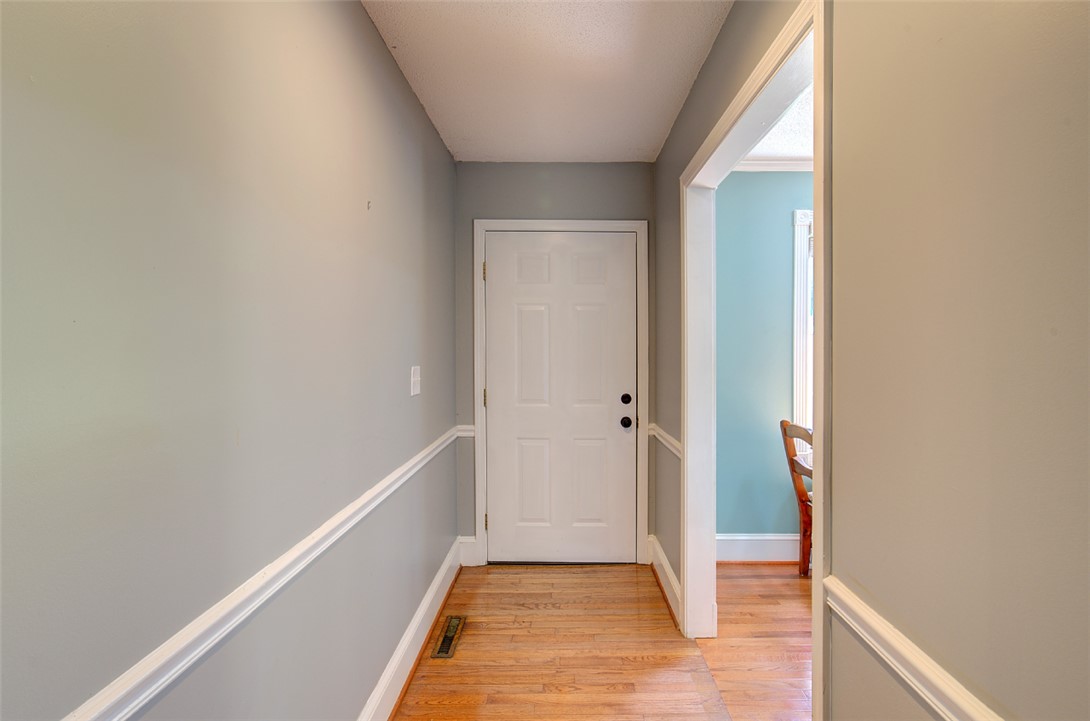 409 Hood Road Greenville, SC 29611 - Photo 7 of 49 Gallery Image 7