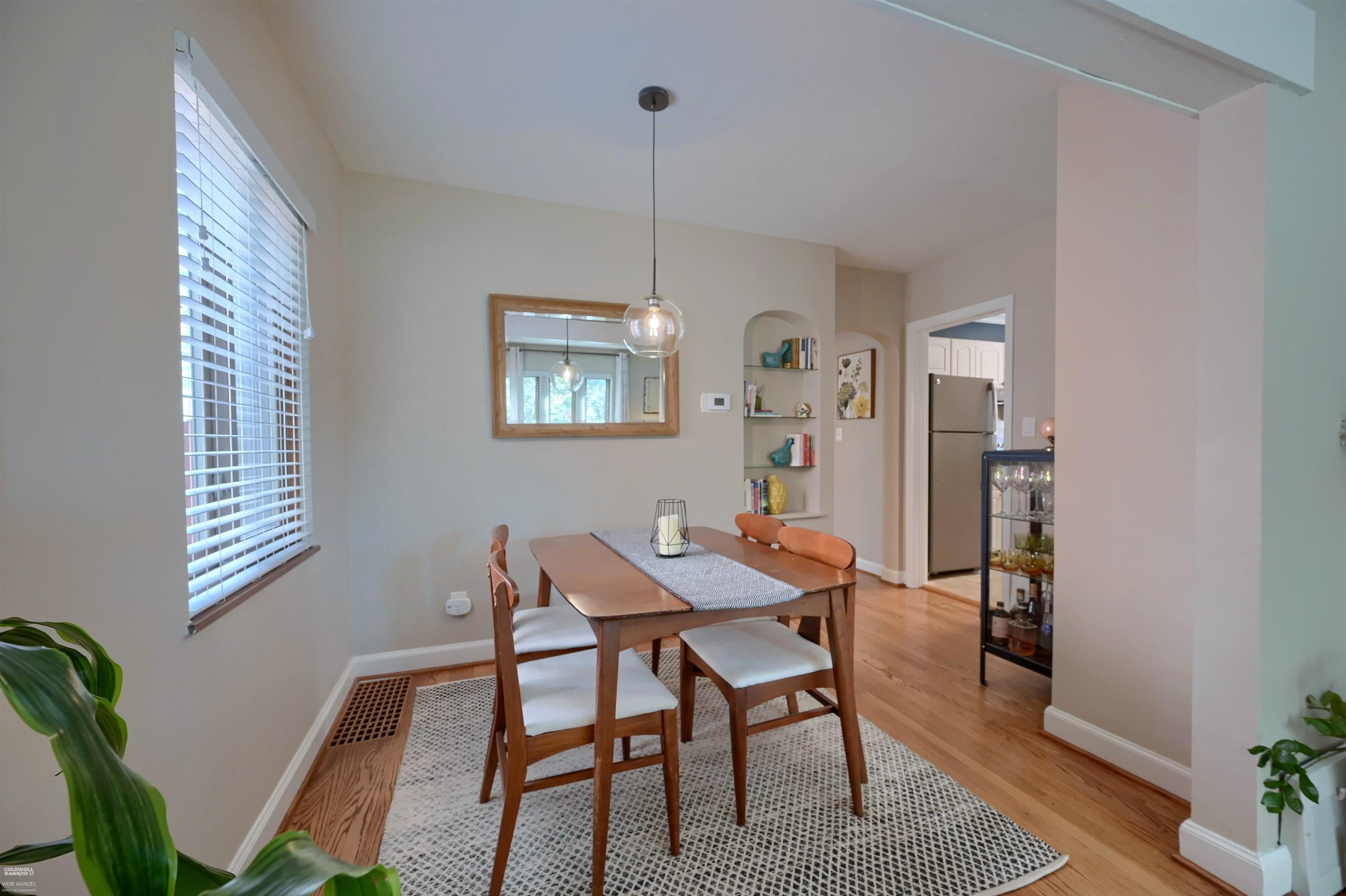 1496 Roslyn Road Grosse Pointe Woods, MI 48236 - Photo 10 of 36
