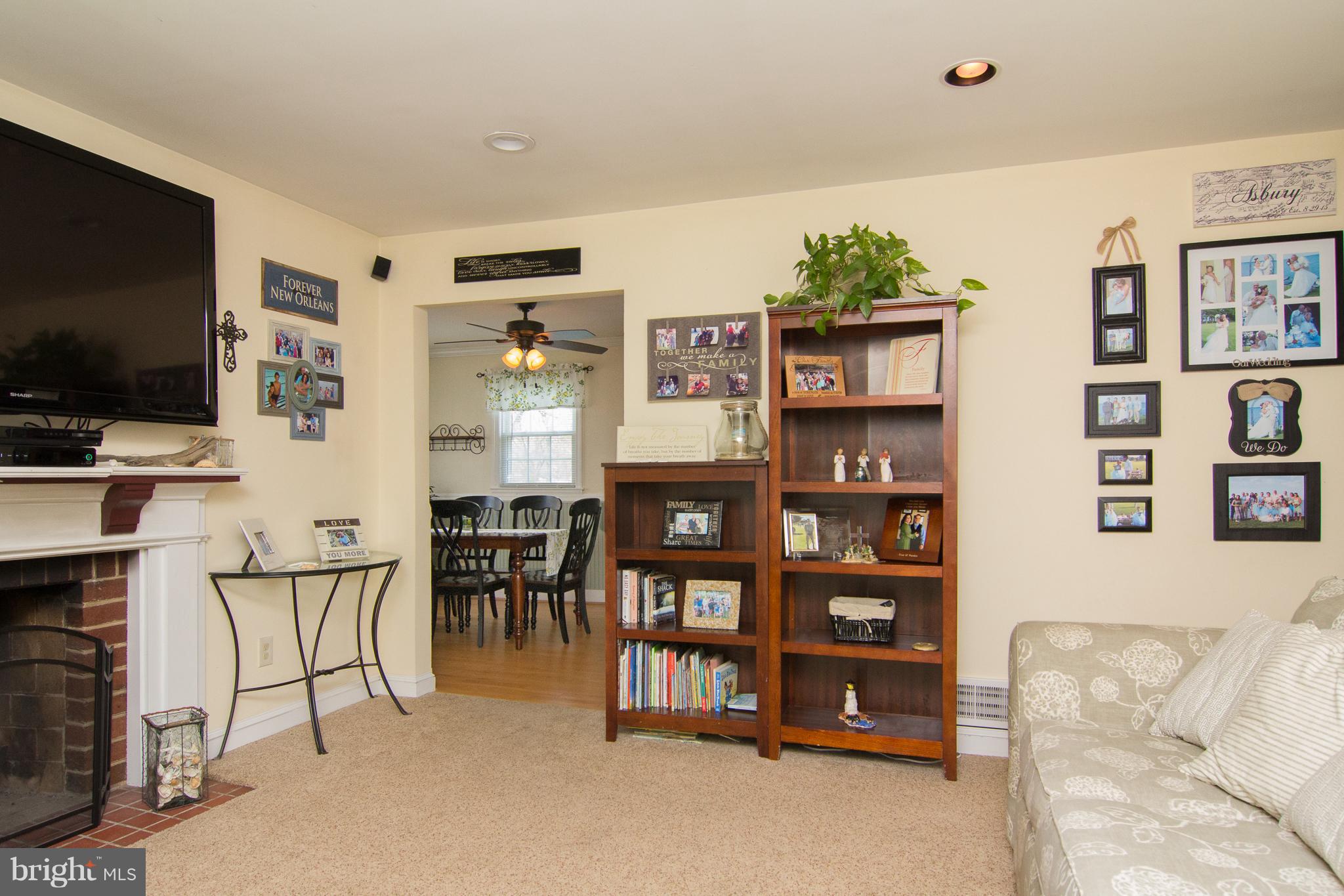 10505 Lester Street Silver Spring, MD 20902 - Photo 12 of 30 Living Room