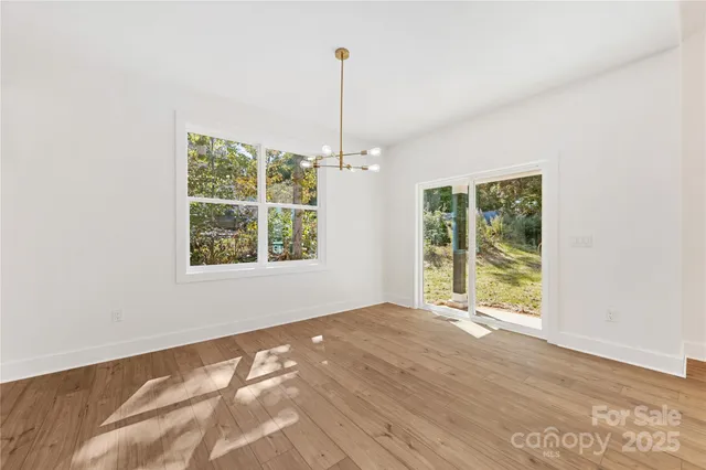 $608,000 | 1871 Lynmore Drive, Sherrills Ford, NC 28673