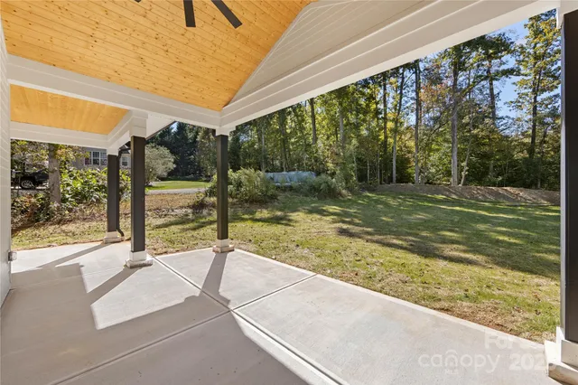 $608,000 | 1871 Lynmore Drive, Sherrills Ford, NC 28673