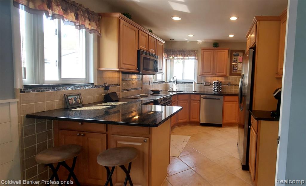 32100 Marblehead Road Farmington, MI 48336 - Photo 11 of 41