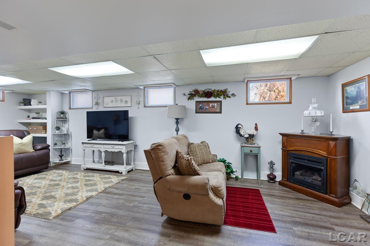 4032 Hunt Road Adrian, MI 49221 - Photo 19 of 48 50159599-4939f197-c732-4bbf-be34-23da8089e259.JPG