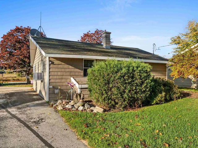 $425,000 | 8923 Twin Harbors Road, Sturgeon Bay, WI 54235