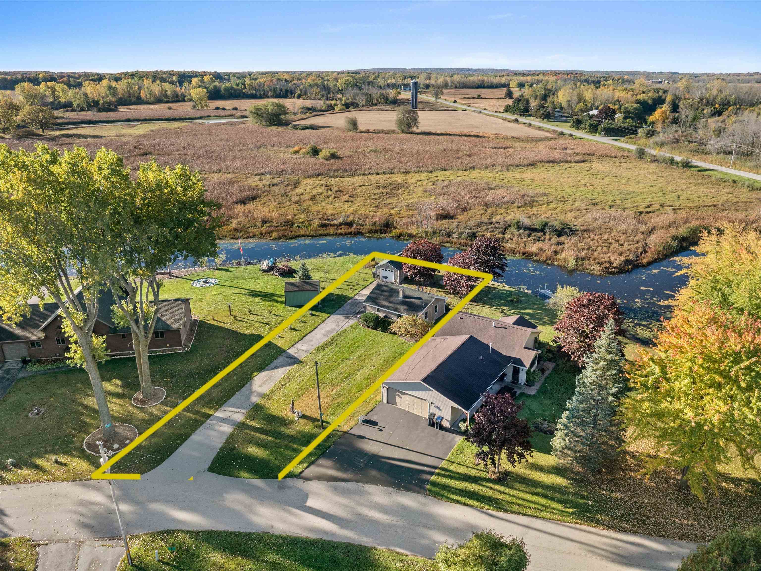 8923 Twin Harbors Road Sturgeon Bay, WI 54235 - Photo 2 of 21