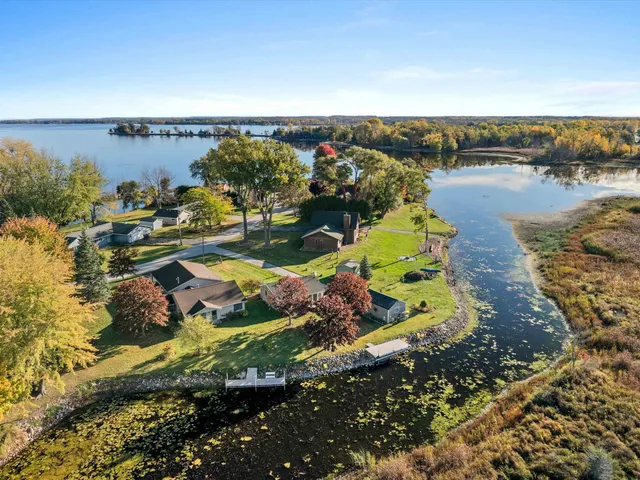 $425,000 | 8923 Twin Harbors Road, Sturgeon Bay, WI 54235