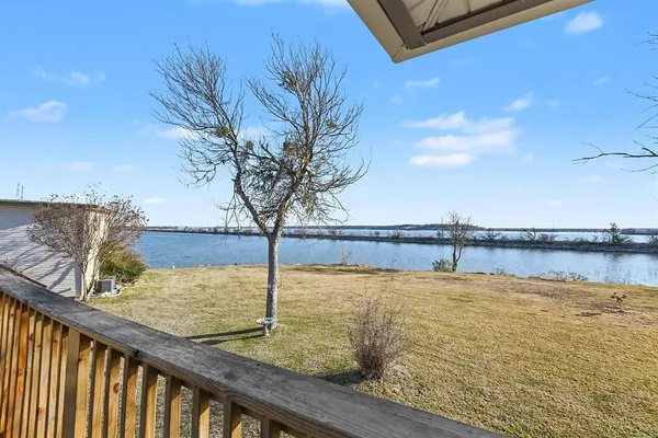 $184,900 | 108 Harbor Drive, Unit 204, Runaway Bay, TX 76426