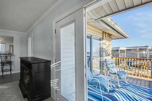 $190,000 | 108 Harbor Drive, Unit 204, Runaway Bay, TX 76426