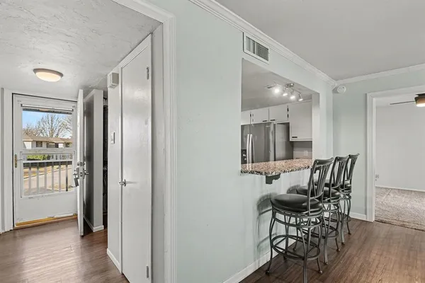 $184,900 | 108 Harbor Drive, Unit 204, Runaway Bay, TX 76426