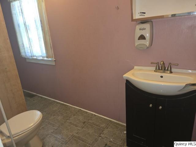 65 East 3rd Street Dallas City, IL 62330 - Photo 4 of 21