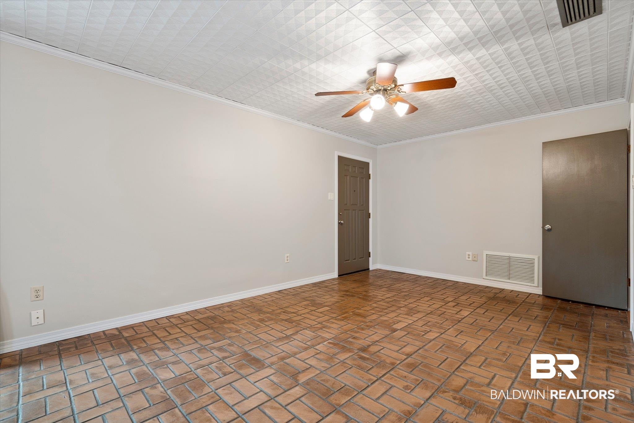 2316 Riverside Drive Mobile, AL 36605 - Photo 9 of 34 Livingroom front entrance