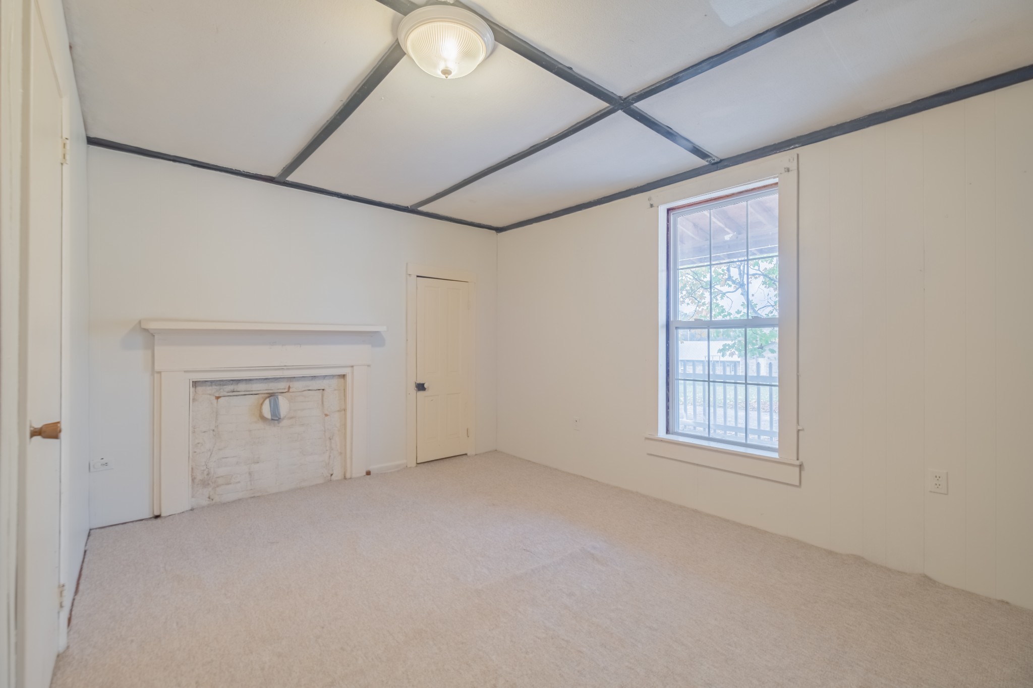 21 River End Road Pelham, TN 37366 - Photo 27 of 40 an empty room with windows