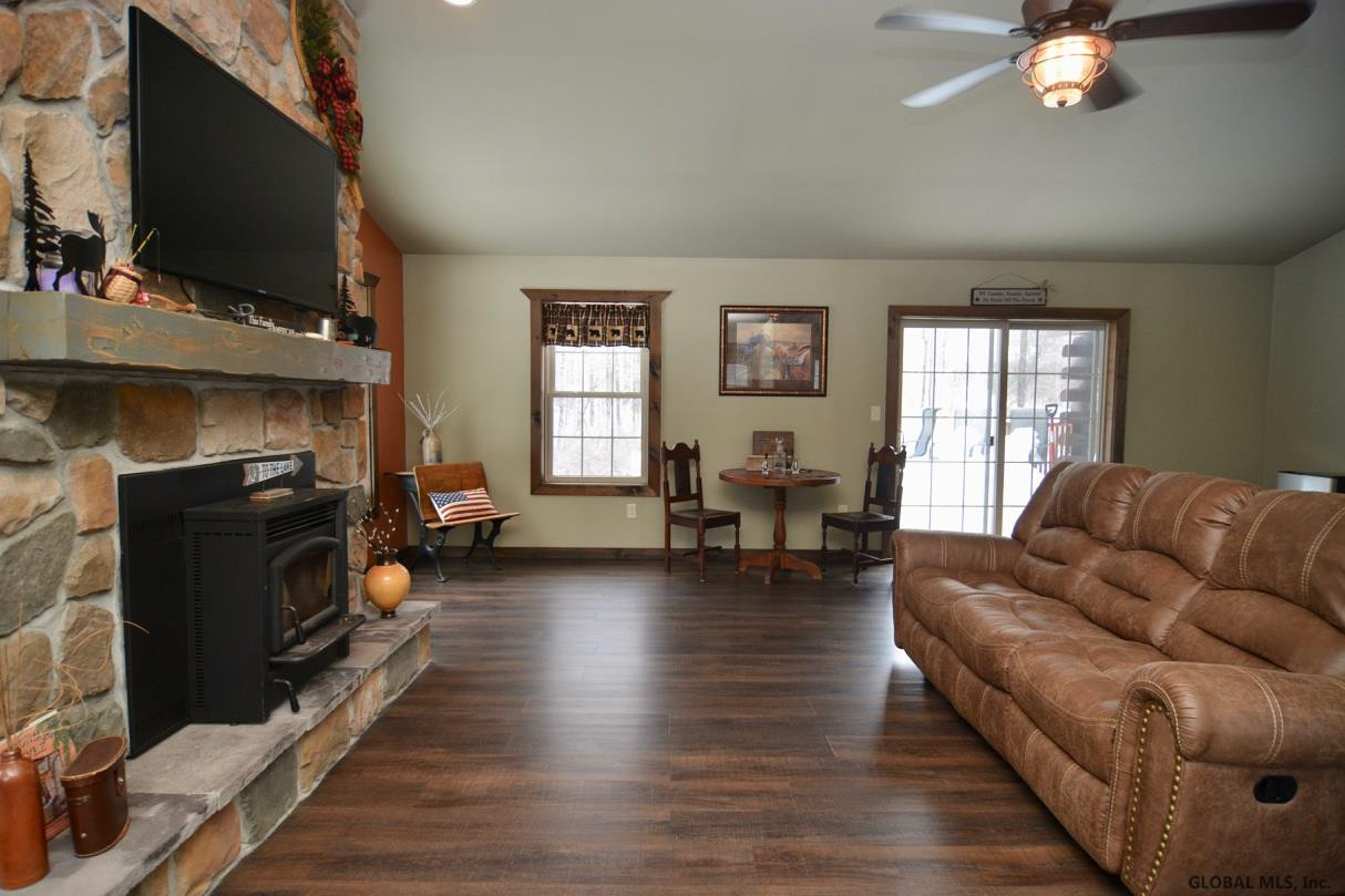 326 Midline Road Amsterdam, NY 12010 - Photo 11 of 53 Photo 11